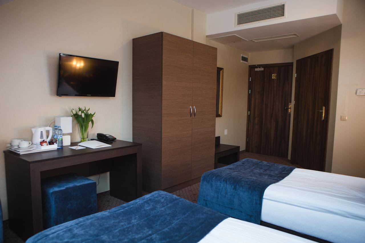 ביילסק פודלסיה Hotel Cztery Pory Roku מראה חיצוני תמונה